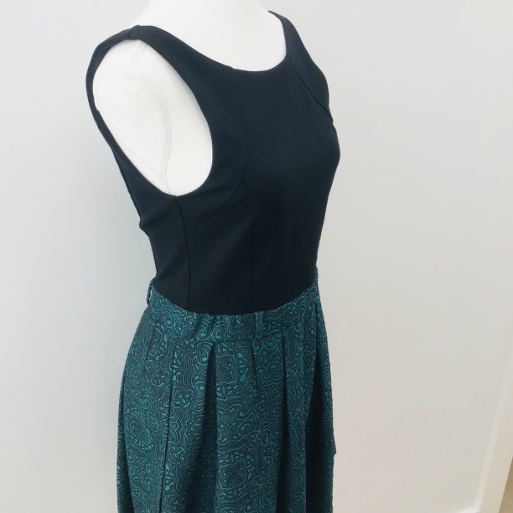 FOREVER NEW size 10 mini dress with black top and green brocade skirt - Picture 8 of 13